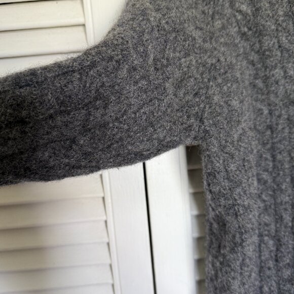 Vintage Grey Pure Wool Sweater, Warm & Timeless V-Neck - Picture 5 of 10